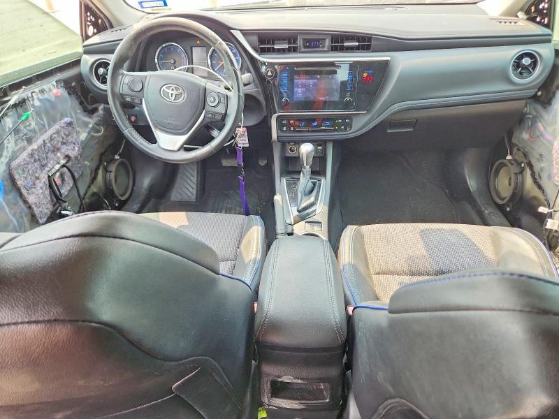 63210316 :رقم المزاد ، 5YFBURHE8JP800604 vin ، 2018 Toyota Corolla مزاد بيع