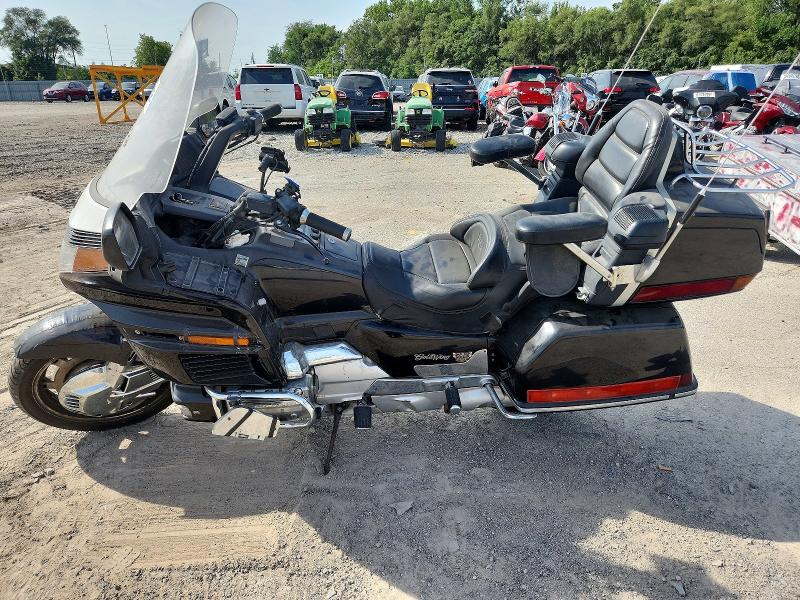 67030676 :رقم المزاد ، 1HFSC2261PA500806 vin ، 1993 Honda Gl1500 مزاد بيع