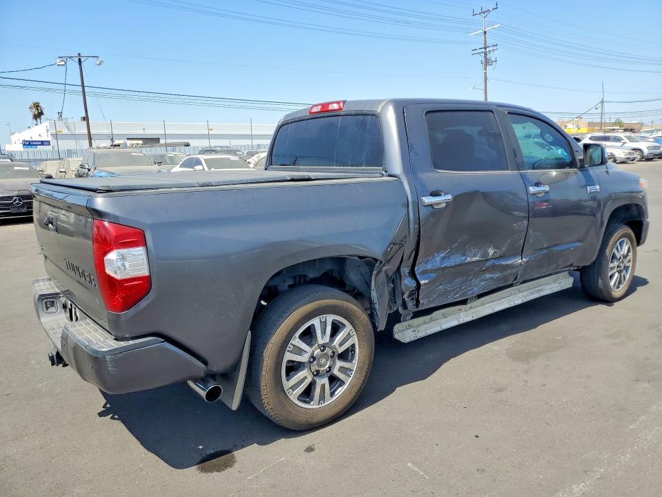64592546 :رقم المزاد ، 5TFAY5F10JX727495 vin ، 2018 Toyota Tundra مزاد بيع