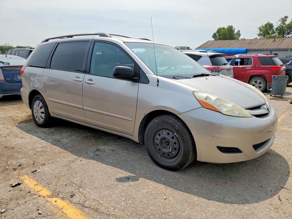 62451516 :رقم المزاد ، 5TDZK23C97S020628 vin ، 2007 Toyota Sienna مزاد بيع