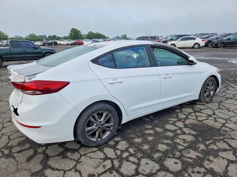 2017 Hyundai Elantra მანქანა იყიდება აუქციონზე, vin: 5NPD84LF7HH030970, აუქციონის ნომერი: 64721586