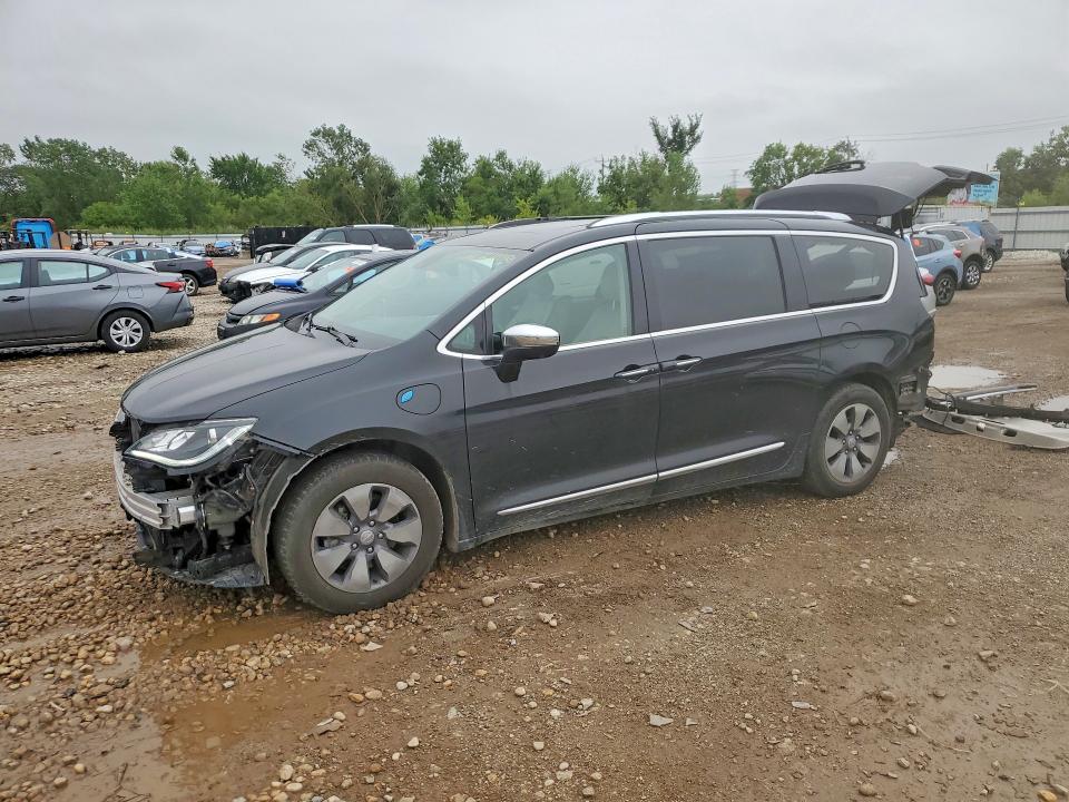 64261036 :رقم المزاد ، 2C4RC1N76JR118653 vin ، 2018 Chrysler Pacifica مزاد بيع
