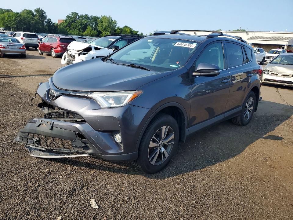 Auction sale of the 2017 Toyota Rav4, vin: JTMRFREV3HJ125093, lot number: 64418706