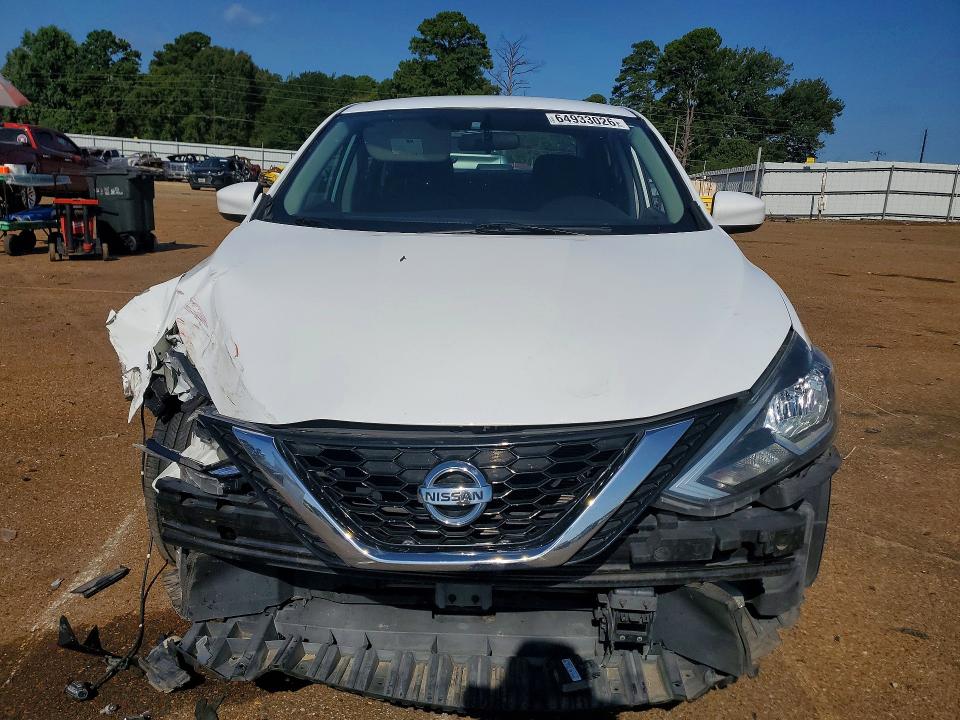 64933026 :رقم المزاد ، 3N1AB7AP8KY235633 vin ، 2019 Nissan Sentra مزاد بيع