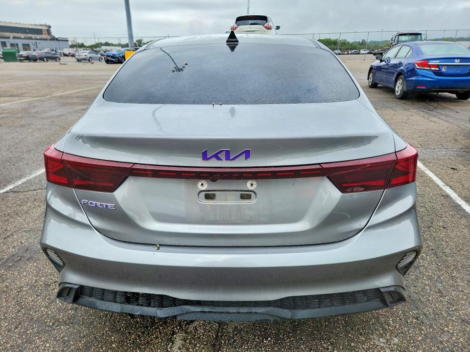 64975056 :رقم المزاد ، 3KPF24AD5NE462016 vin ، 2022 Kia Forte مزاد بيع