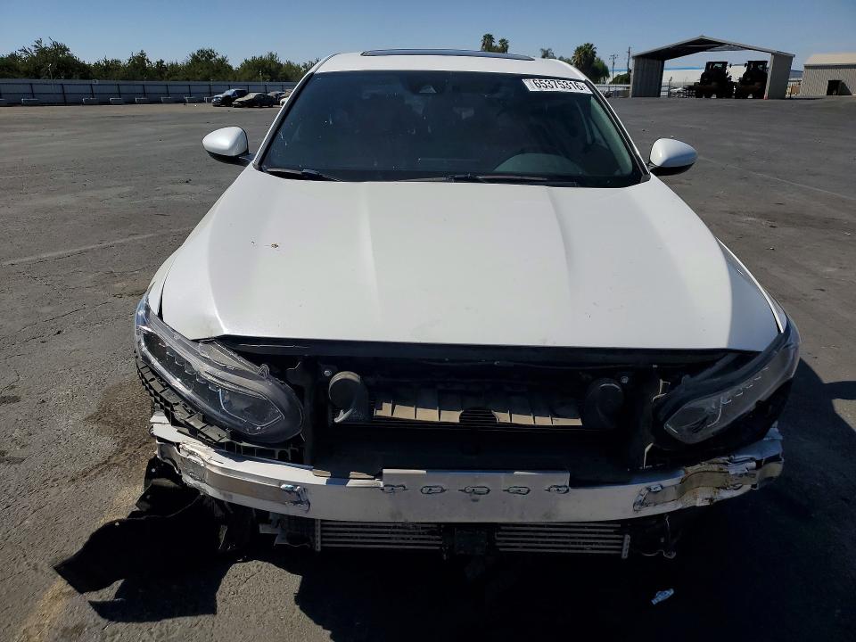 Продажа на аукционе авто 2018 Honda Accord, vin: 1HGCV1F32JA213986, номер лота: 65375316