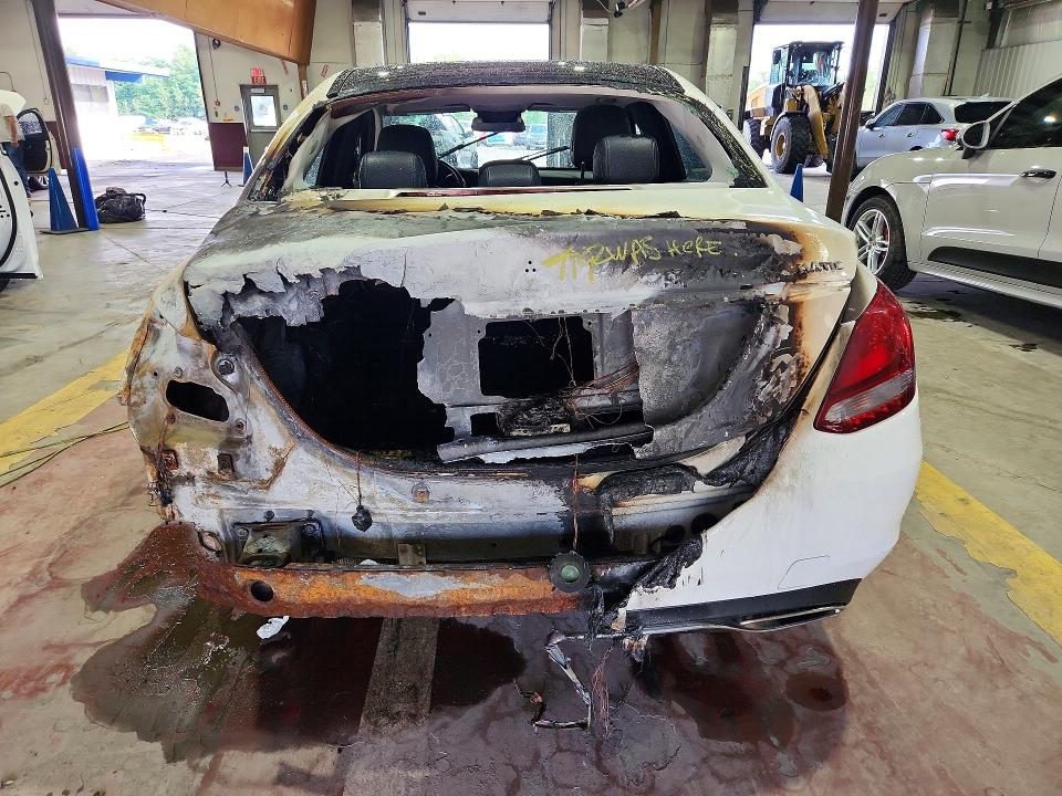 65305206 :رقم المزاد ، 55SWF4KB3HU222462 vin ، 2017 Mercedes-benz C مزاد بيع