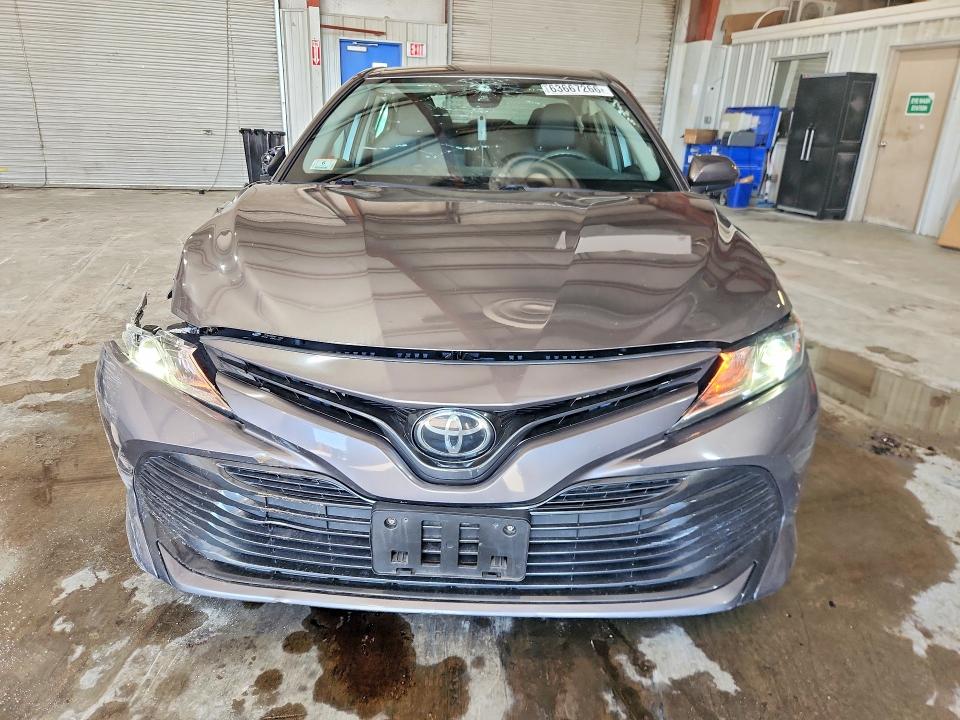 2019 Toyota Camry მანქანა იყიდება აუქციონზე, vin: 4T1B11HK0KU188432, აუქციონის ნომერი: 63667266