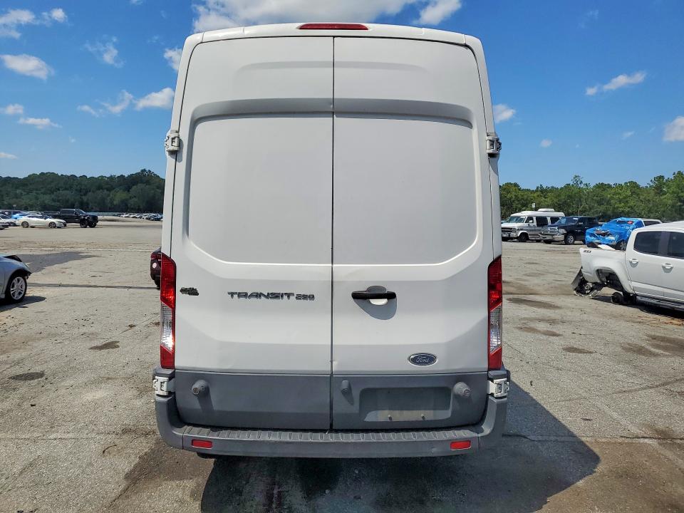 2017 Ford Transit მანქანა იყიდება აუქციონზე, vin: 1FTYR2XM8HKA58323, აუქციონის ნომერი: 64821946