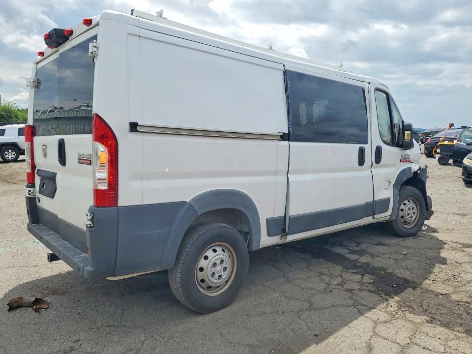 64428856 :رقم المزاد ، 3C6TRVAG8JE155987 vin ، 2018 Ram Promaster 1500 مزاد بيع