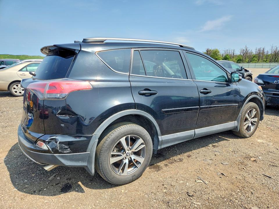 64378306 :رقم المزاد ، 2T3RFREVXHW663758 vin ، 2017 Toyota Rav4 مزاد بيع