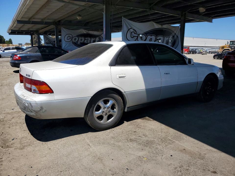 1998 Lexus Es მანქანა იყიდება აუქციონზე, vin: JT8BF28G4W5051239, აუქციონის ნომერი: 63331986