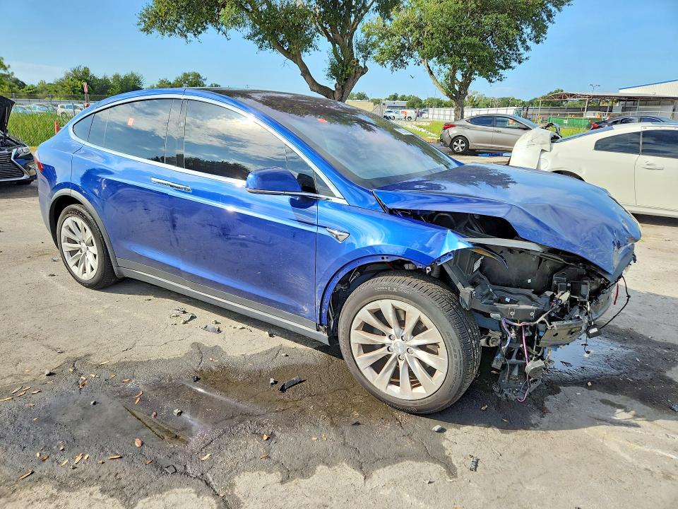 66738986 :رقم المزاد ، 5YJXCBE22LF236229 vin ، 2020 Tesla Model X مزاد بيع