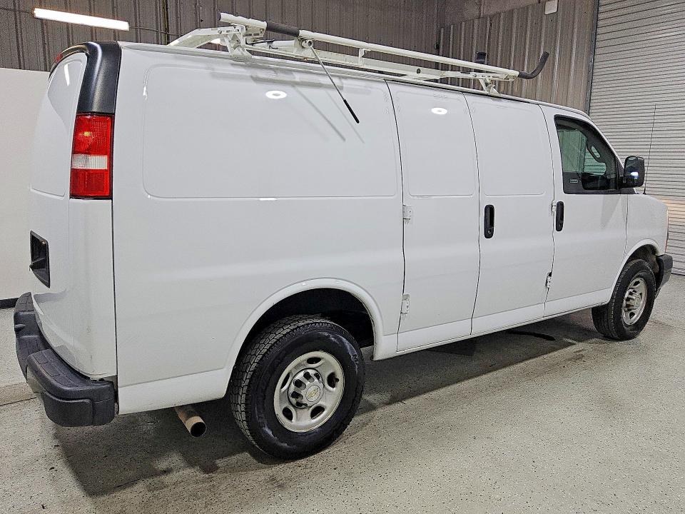 62446916 :رقم المزاد ، 1GCWGAFP4N1213518 vin ، 2022 Chevrolet Express G2500 مزاد بيع