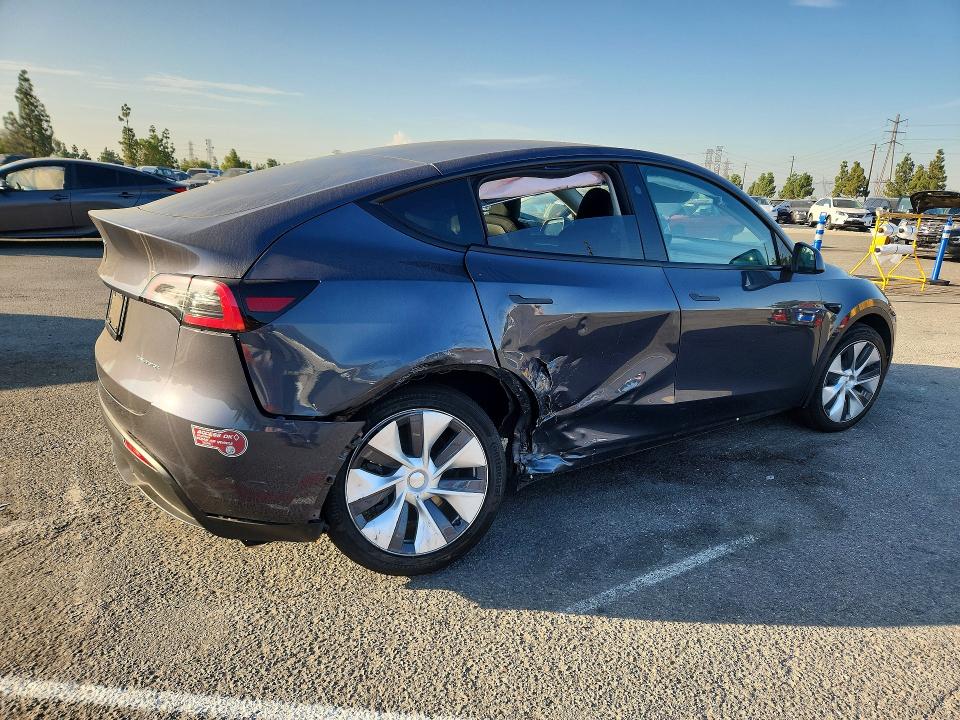 63693896 :رقم المزاد ، 7SAYGDEE6PF911250 vin ، 2023 Tesla Model Y مزاد بيع