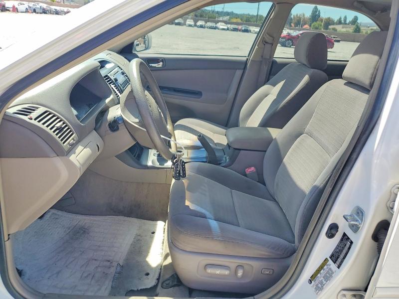 65690476 :رقم المزاد ، 4T1BE32K15U404284 vin ، 2005 Toyota Camry مزاد بيع