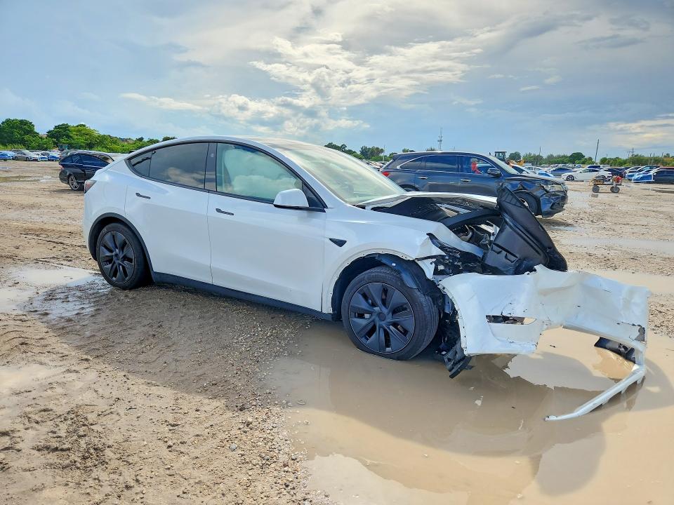Продажа на аукционе авто 2024 Tesla Model Y, vin: 7SAYGAEE4RF167455, номер лота: 67286446