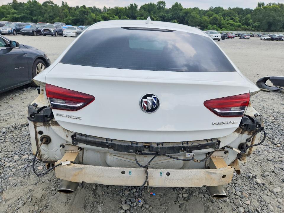 66439266 :رقم المزاد ، W04GP6SX7J1126353 vin ، 2018 Buick Regal مزاد بيع