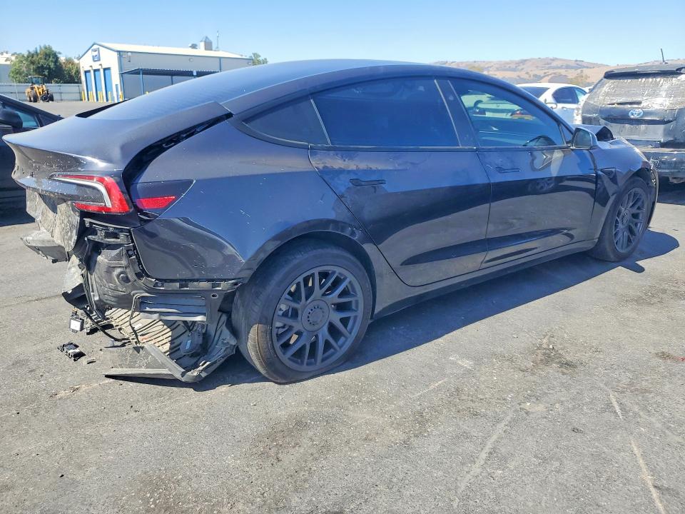 63808896 :رقم المزاد ، 5YJ3E1EA4SF995103 vin ، 2025 Tesla Model 3 مزاد بيع