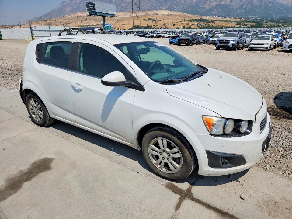 64418756 :رقم المزاد ، 1G1JC6SH7F4188298 vin ، 2015 Chevrolet Sonic مزاد بيع