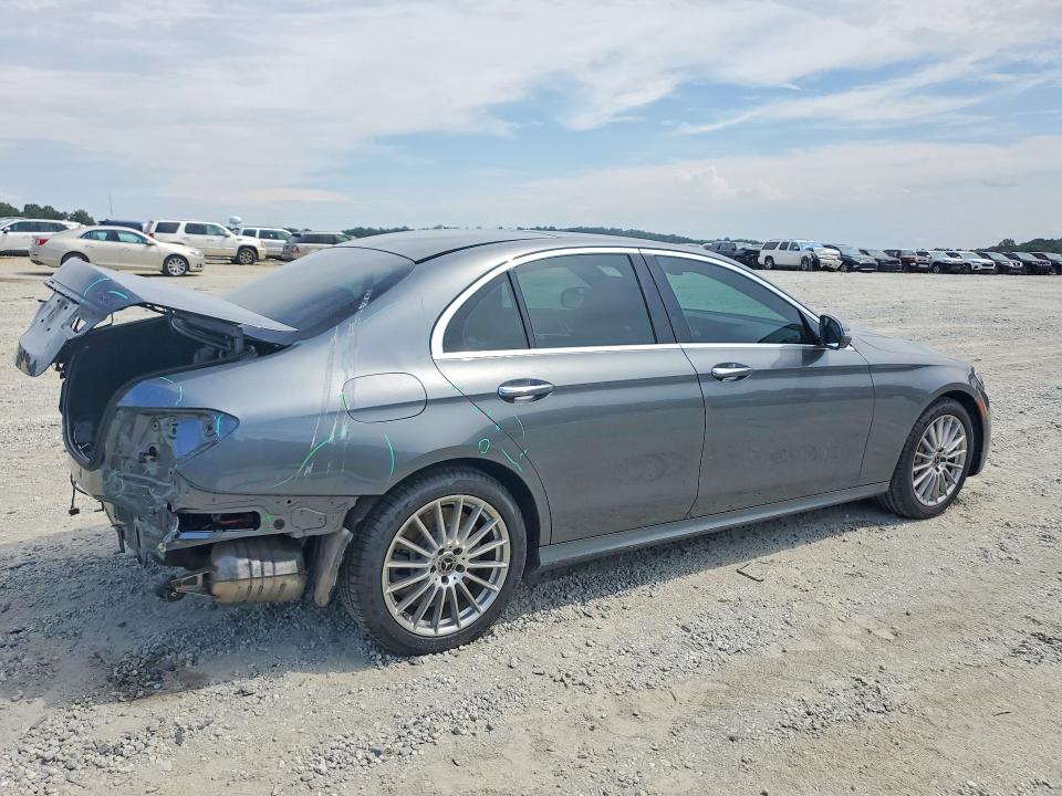 66631796 :رقم المزاد ، W1KZF5KB0MA999405 vin ، 2021 Mercedes-benz E مزاد بيع