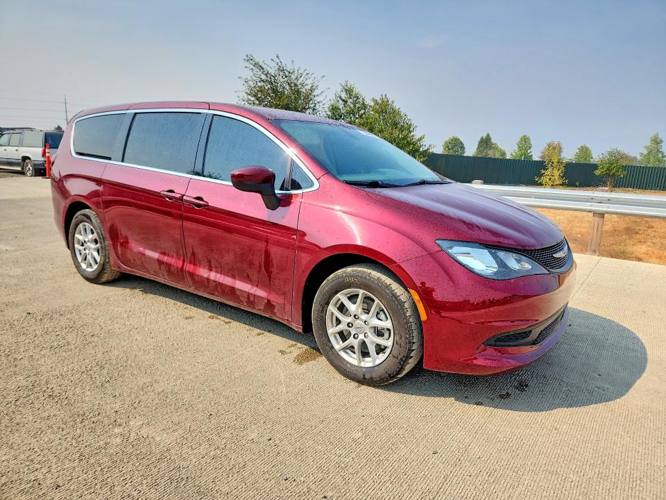 Продажа на аукционе авто 2022 Chrysler Voyager, vin: 2C4RC1CGXNR223124, номер лота: 65920546