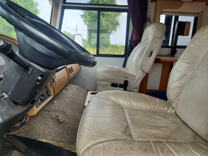 65358616 :رقم المزاد ، 3FCNF53S7XJA36968 vin ، 1999 Ford F550 مزاد بيع