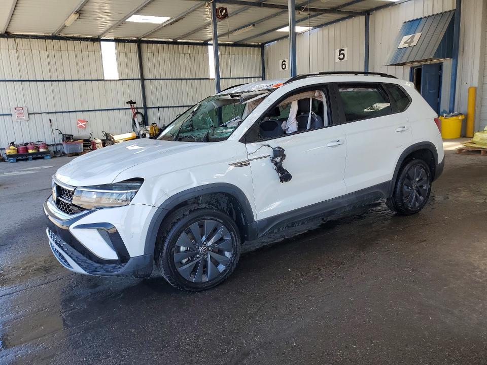 Продажа на аукционе авто 2022 Volkswagen Taos, vin: 3VVDX7B27NM005206, номер лота: 65913516