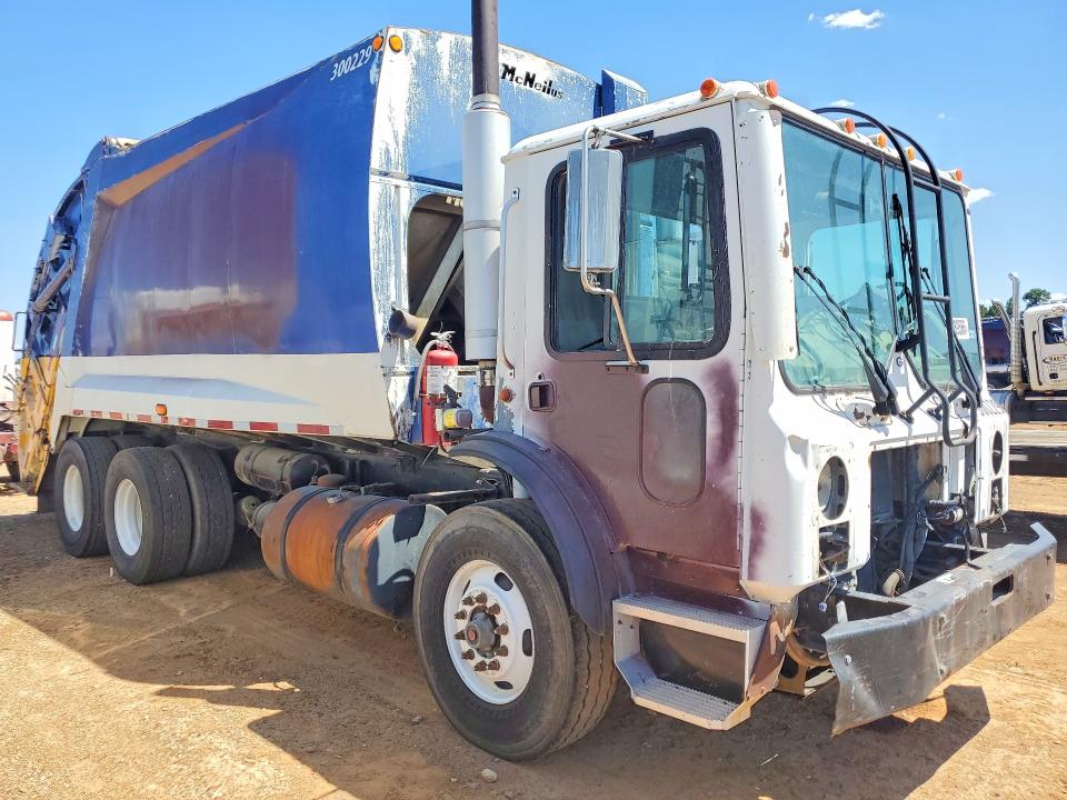 2003 Mack Mr613 მანქანა იყიდება აუქციონზე, vin: 1M2K195C03M022330, აუქციონის ნომერი: 65089586