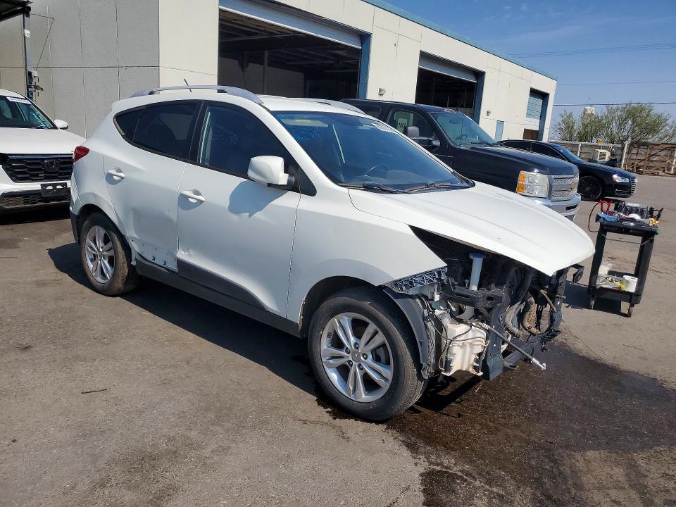 2010 Hyundai Tucson მანქანა იყიდება აუქციონზე, vin: KM8JU3AC9AU096395, აუქციონის ნომერი: 63884106