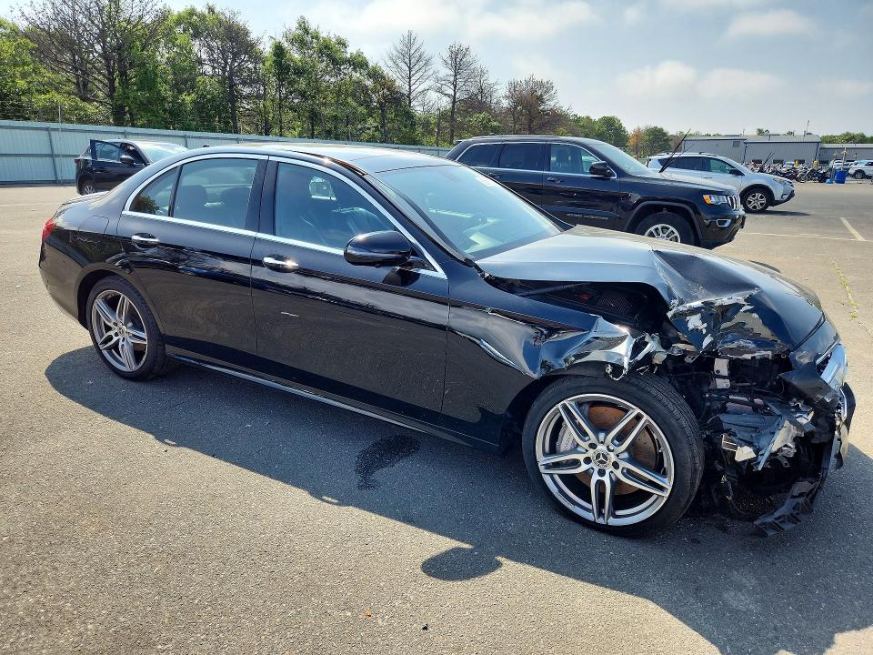 63840126 :رقم المزاد ، WDDZF4KB3KA504721 vin ، 2019 Mercedes-benz E مزاد بيع