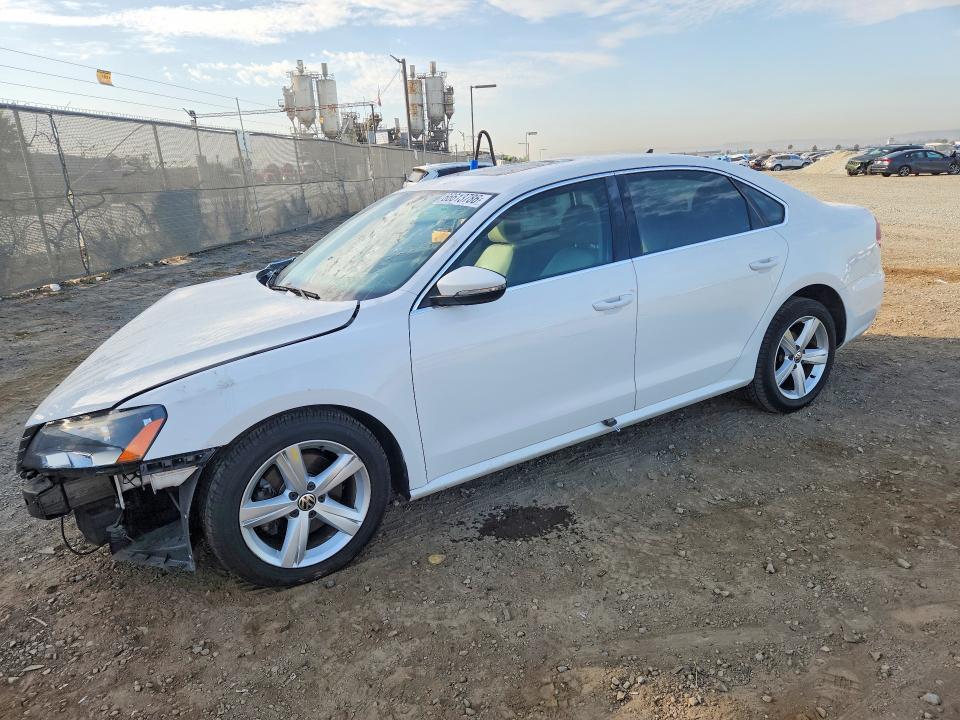 2012 Volkswagen Passat მანქანა იყიდება აუქციონზე, vin: 1VWBP7A30CC029374, აუქციონის ნომერი: 66613786