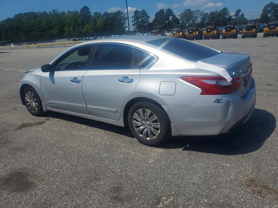 2017 Nissan Altima მანქანა იყიდება აუქციონზე, vin: 1N4AL3AP2HC124716, აუქციონის ნომერი: 67324086