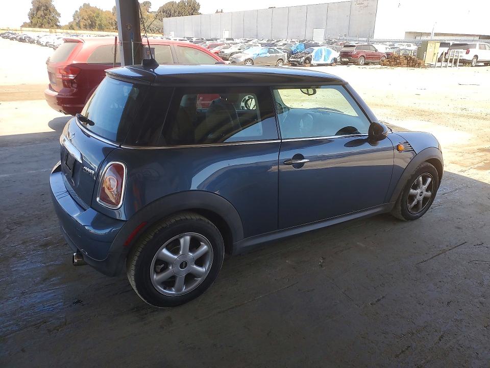 64713226 :رقم المزاد ، WMWMF3C51ATZ66394 vin ، 2010 Mini Cooper مزاد بيع