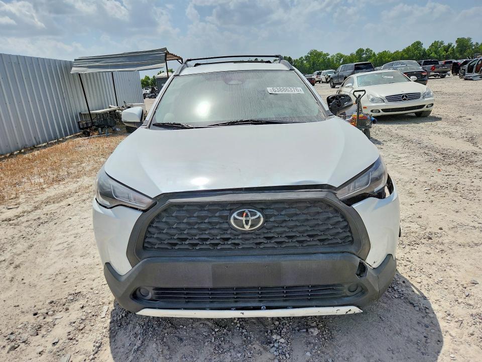 63886376 :رقم المزاد ، 7MUCAAAG3PV046608 vin ، 2023 Toyota Corolla Cross مزاد بيع
