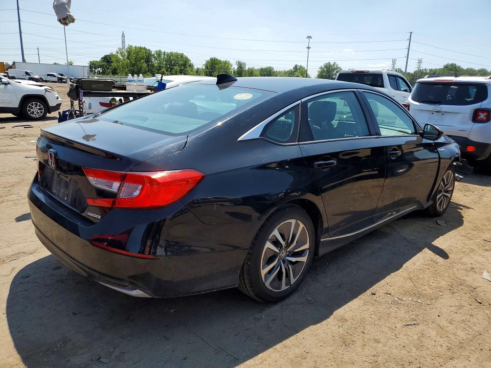 63515566 :رقم المزاد ، 1HGCV3F10JA001694 vin ، 2018 Honda Accord مزاد بيع
