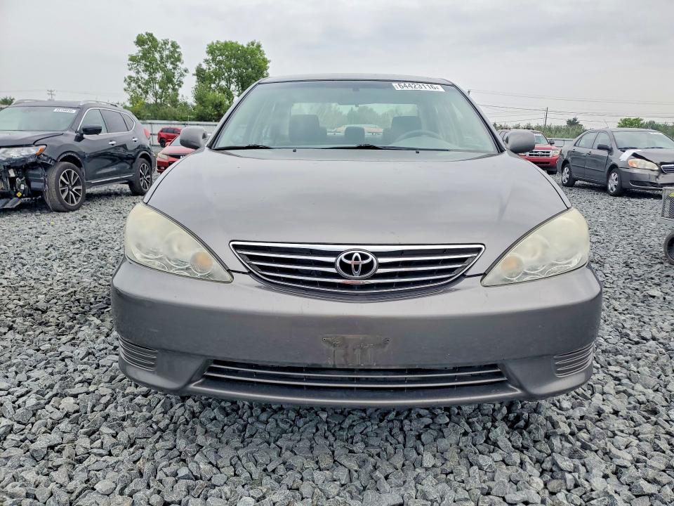 64423116 :رقم المزاد ، 4T1BE32K35U603241 vin ، 2005 Toyota Camry مزاد بيع