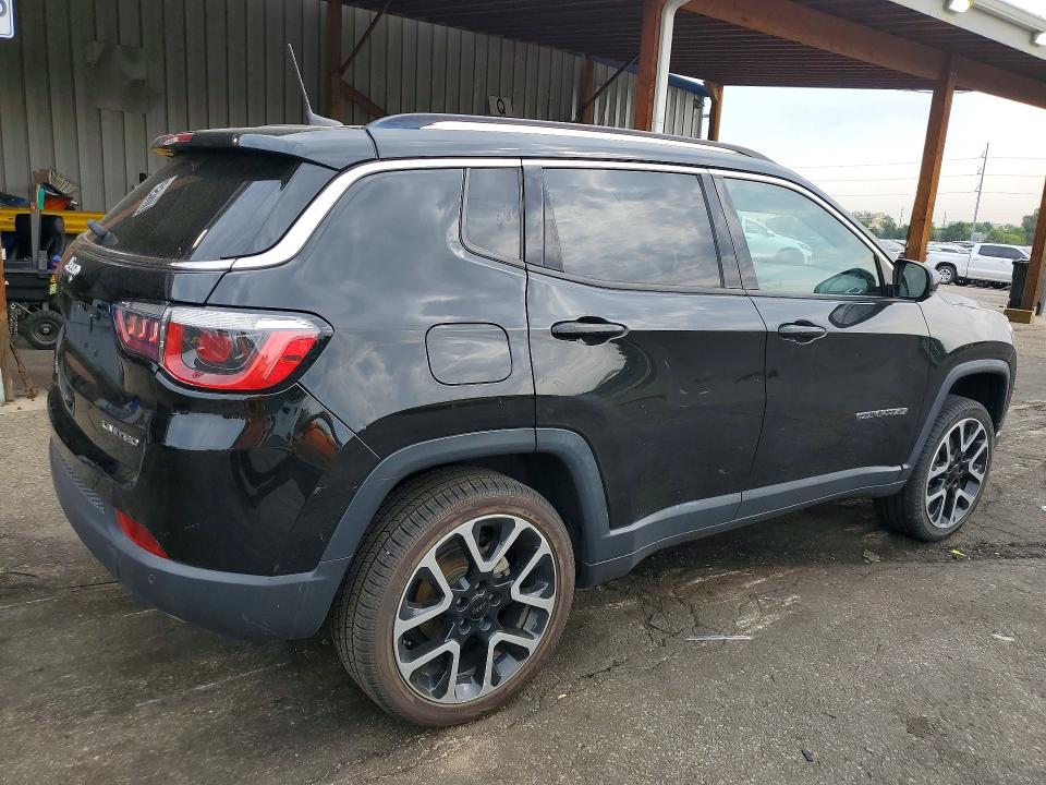 64765926 :رقم المزاد ، 3C4NJDCB9JT258982 vin ، 2018 Jeep Compass مزاد بيع