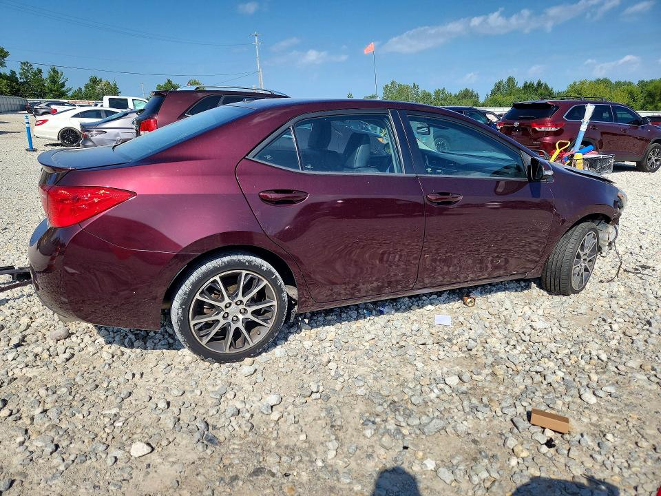 65700436 :رقم المزاد ، 5YFBURHE5HP585614 vin ، 2017 Toyota Corolla مزاد بيع