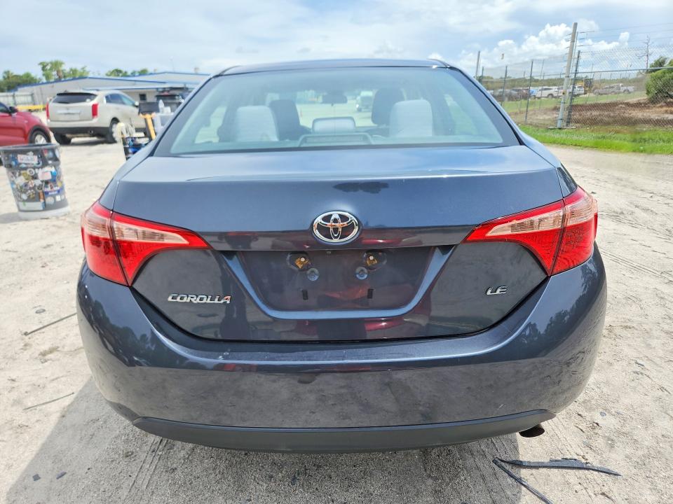 64242716 :رقم المزاد ، 2T1BURHE3HC949237 vin ، 2017 Toyota Corolla مزاد بيع