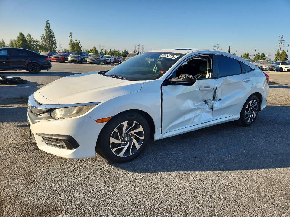 63713306 :رقم المزاد ، 2HGFC2F76HH527499 vin ، 2017 Honda Civic مزاد بيع