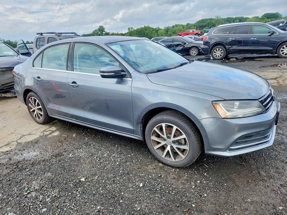 63056966 :رقم المزاد ، 3VWB67AJ6JM226787 vin ، 2018 Volkswagen Jetta مزاد بيع