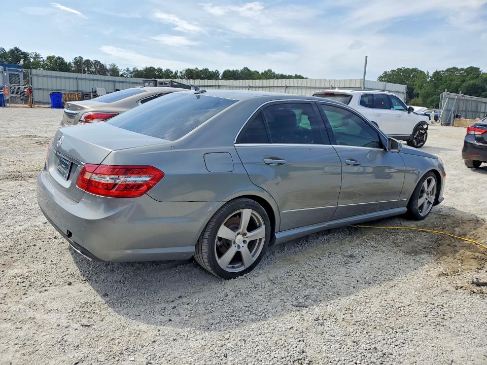 66201336 :رقم المزاد ، WDDHF5GB1BA456467 vin ، 2011 Mercedes-benz E مزاد بيع