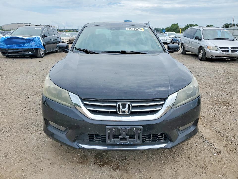 64739286 :رقم المزاد ، 1HGCR2F82FA262621 vin ، 2015 Honda Accord مزاد بيع