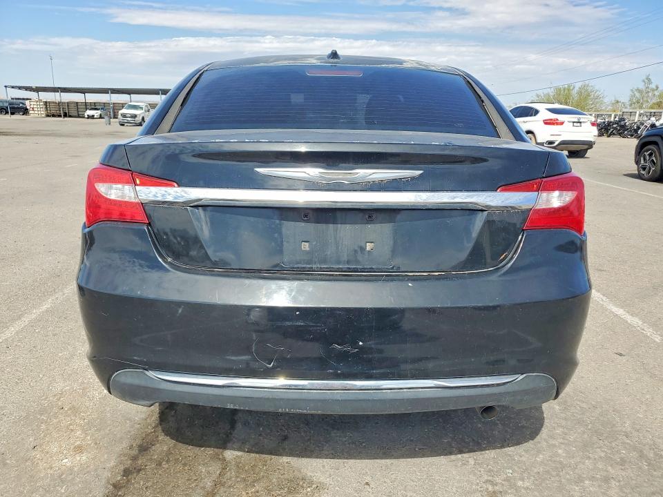 64941986 :رقم المزاد ، 1C3CCBBB7DN584585 vin ، 2013 Chrysler 200 مزاد بيع