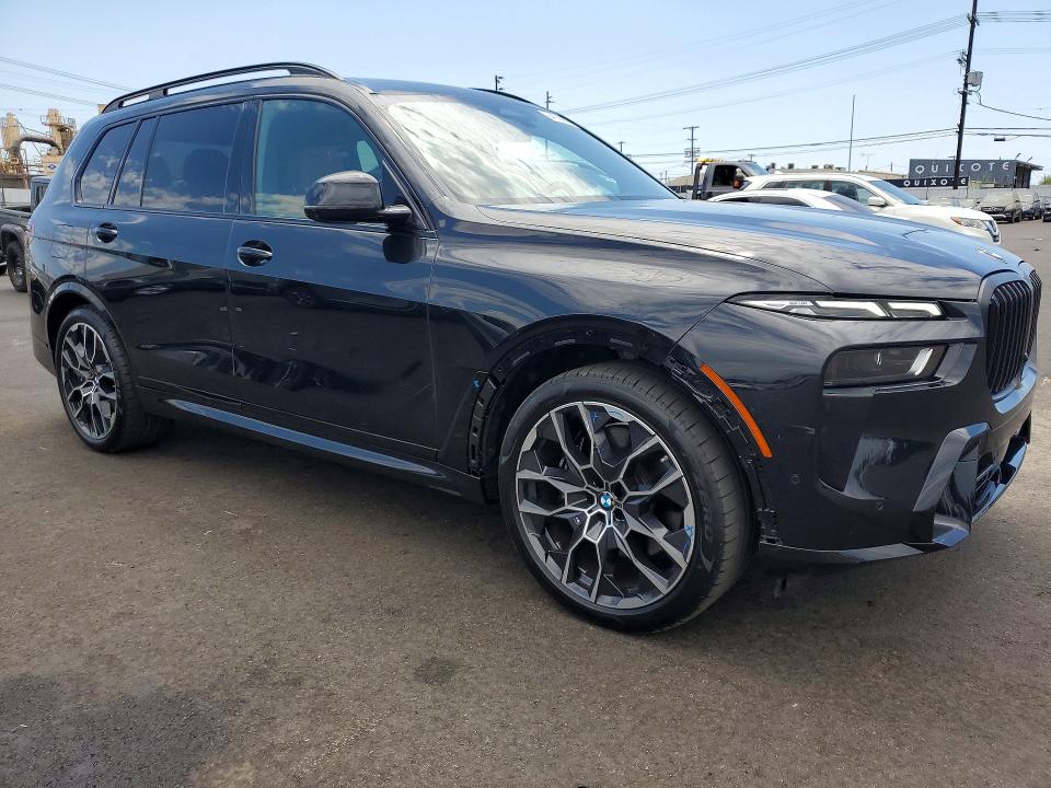 64158996 :رقم المزاد ، 5UX23EM05S9W26471 vin ، 2025 Bmw X7 مزاد بيع
