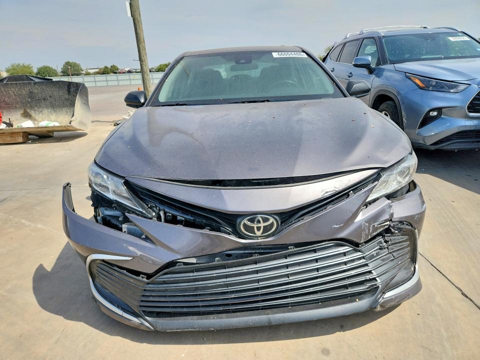 2022 Toyota Camry მანქანა იყიდება აუქციონზე, vin: 4T1C11AK9NU637318, აუქციონის ნომერი: 66004406