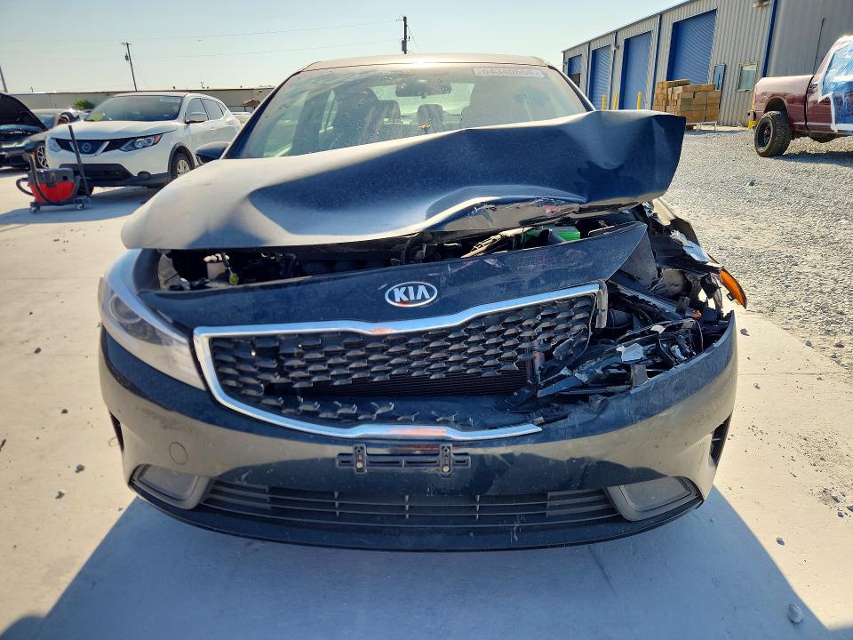 64340666 :رقم المزاد ، 3KPFK4A77JE284436 vin ، 2018 Kia Forte مزاد بيع