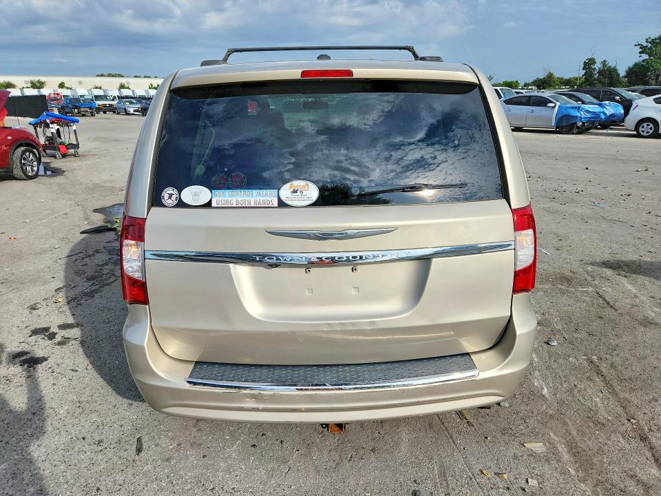 2014 Chrysler Town & Country მანქანა იყიდება აუქციონზე, vin: 2C4RC1BGXER256125, აუქციონის ნომერი: 66460626