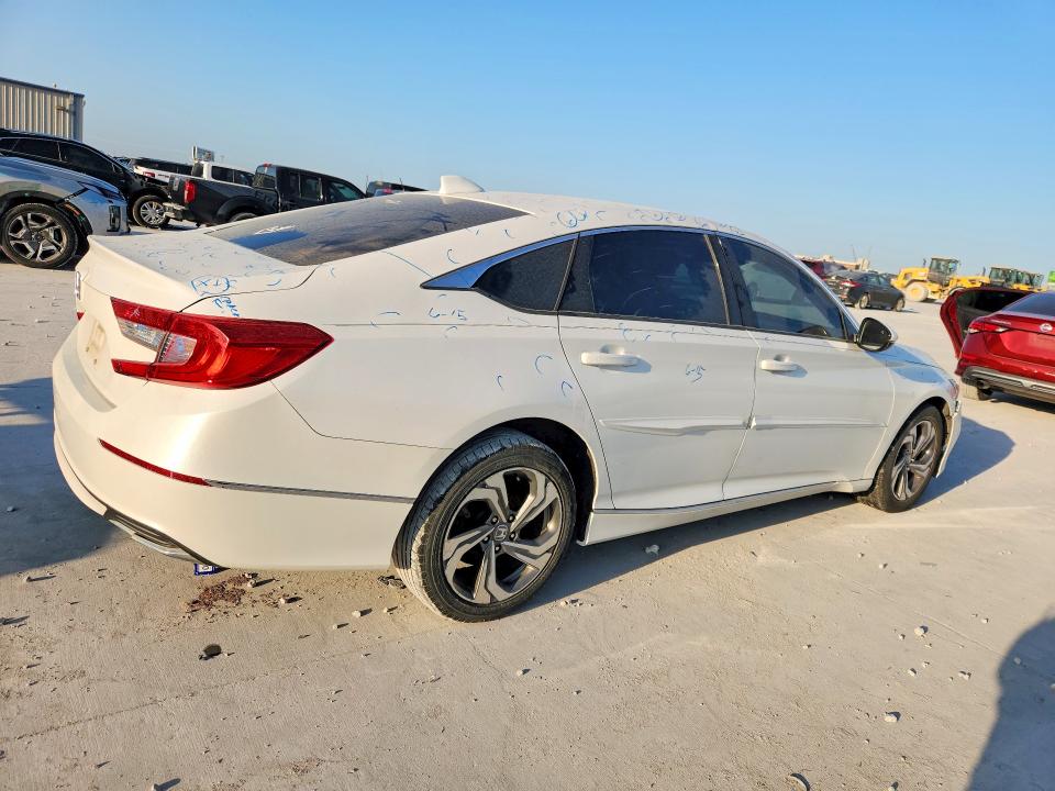 Продаж на аукціоні авто 2018 Honda Accord, vin: 1HGCV1F50JA137038, номер лоту: 62840396